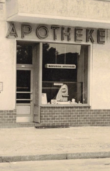 Borussia-Apotheke in Berlin-Charlottenburg Außenansicht von früher Borussia-Apotheke in Berlin-Charlottenburg Außenansicht von früher